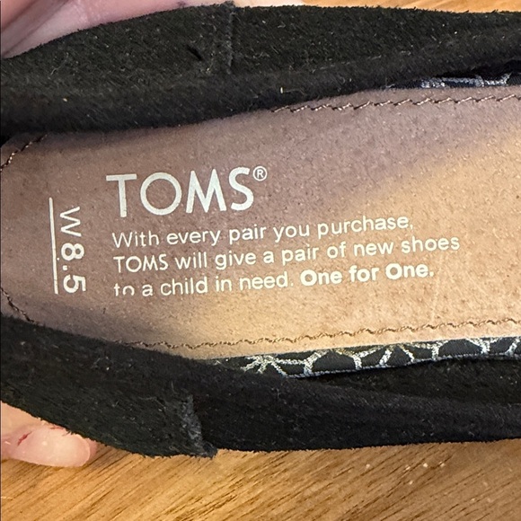 TOMS Women's Black Jutti Perforated Flats size 8 1/2 - Picture 7 of 7